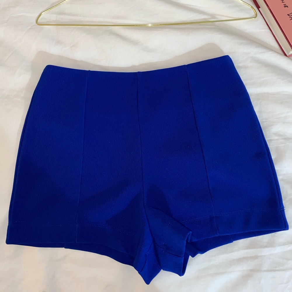 Dress-up shorts💙